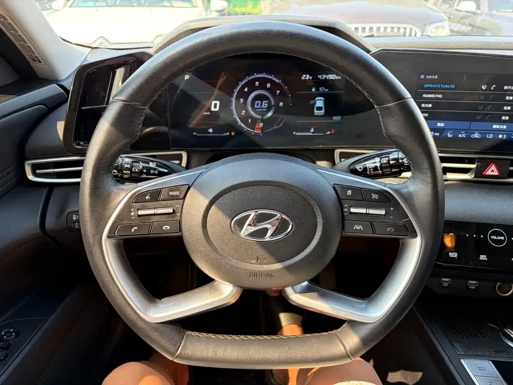 Hyundai Elantra — миниатюра 14
