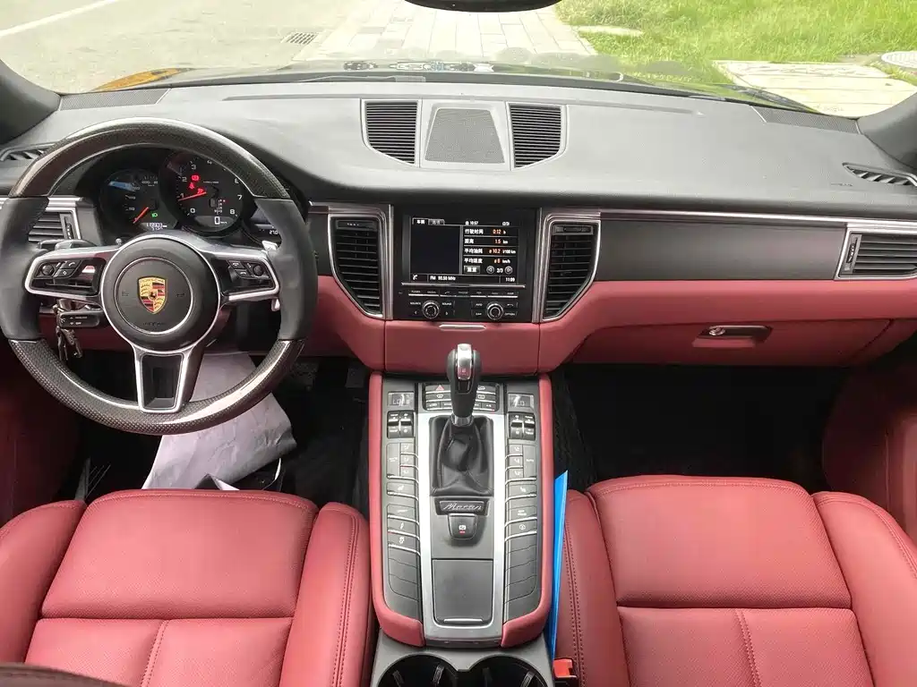 Porsche Macan — миниатюра 4