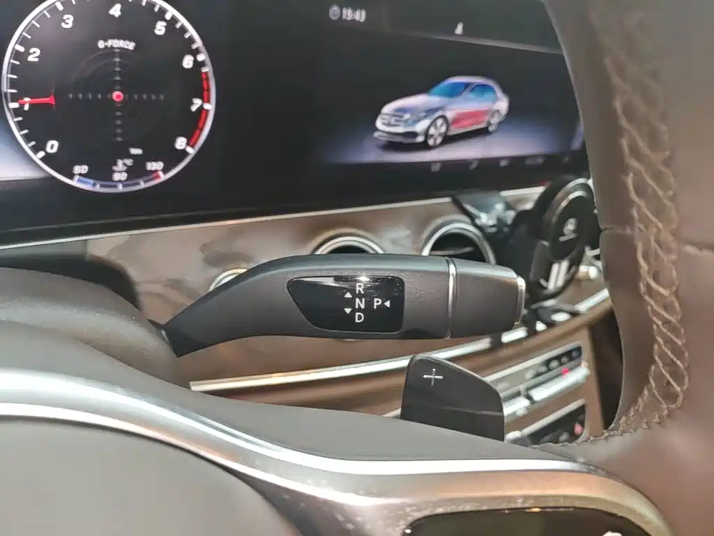 Mercedes-Benz E-Class — миниатюра 14