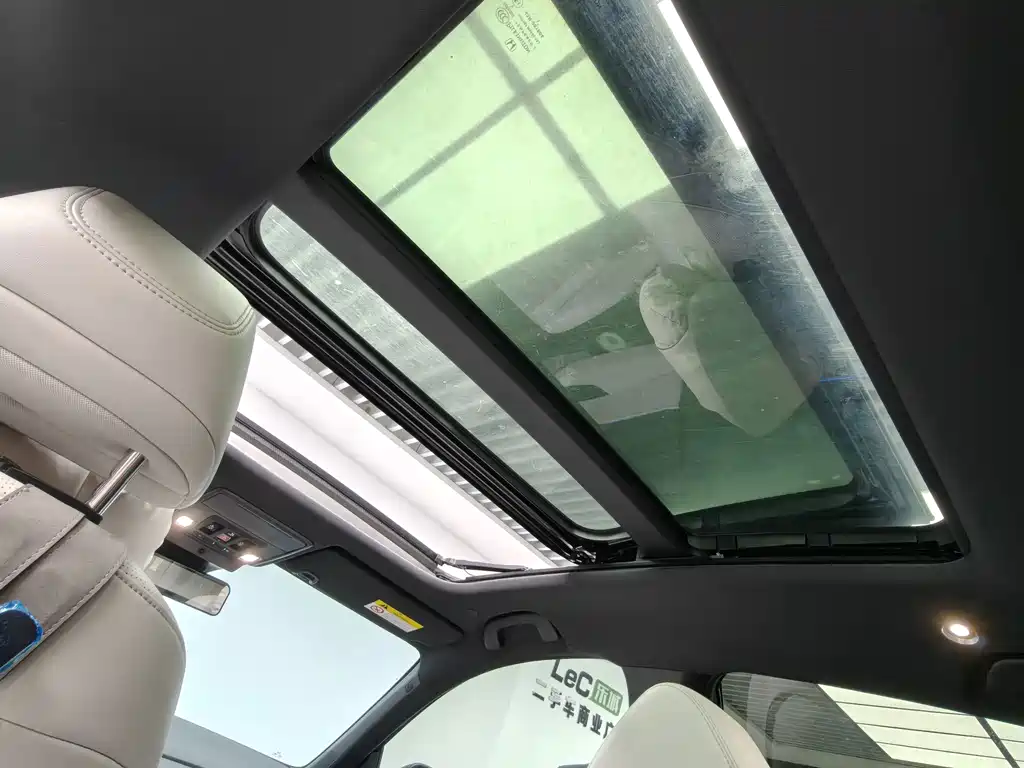 Honda Inspire PHEV — миниатюра 17