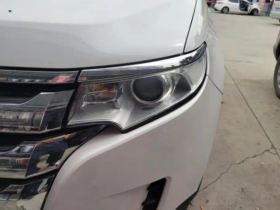 Ford Edge (Import) — миниатюра 5
