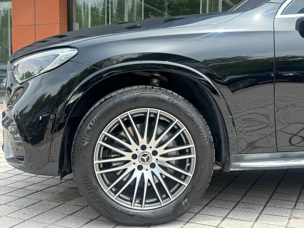 Mercedes-Benz GLC 2025 GLC 300 L 4MATIC 5 мест
