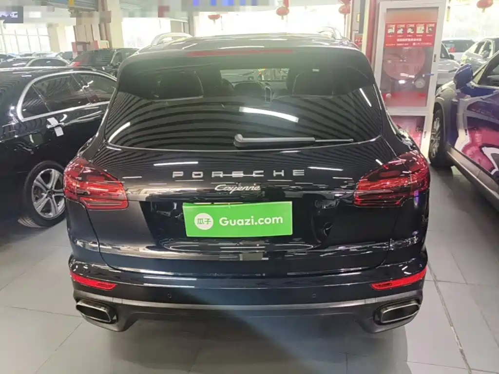 Porsche Cayenne — миниатюра 6