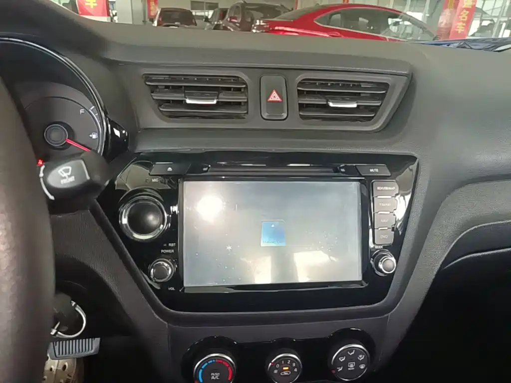 Kia K2 — миниатюра 13