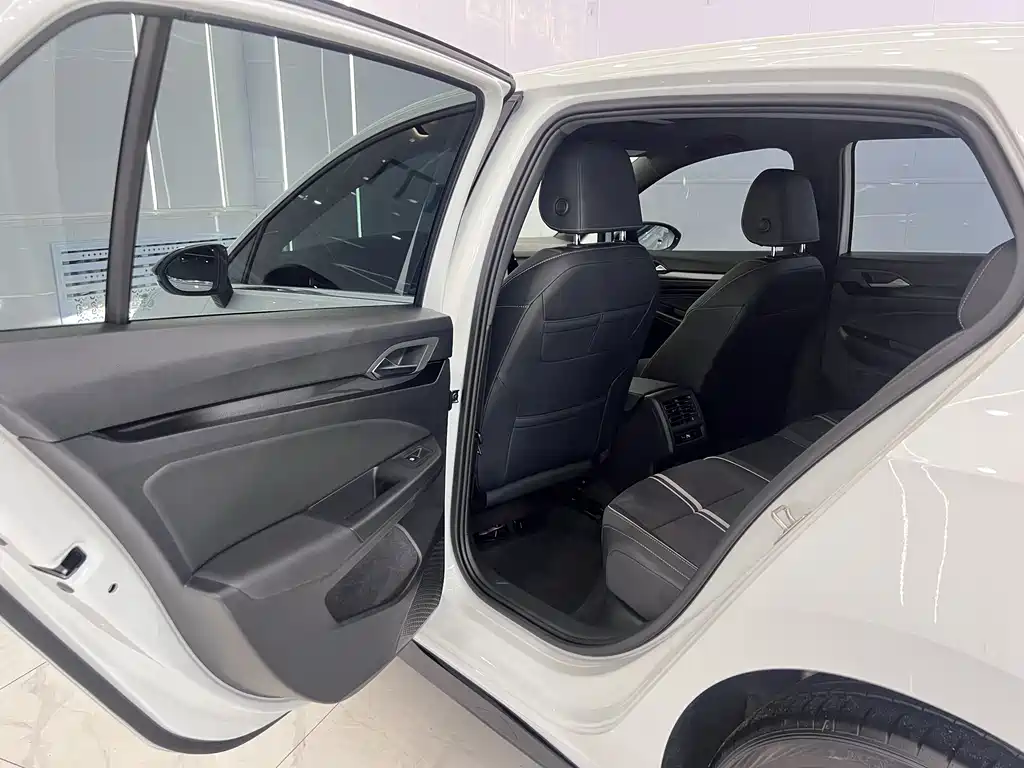 Volkswagen Golf — миниатюра 11