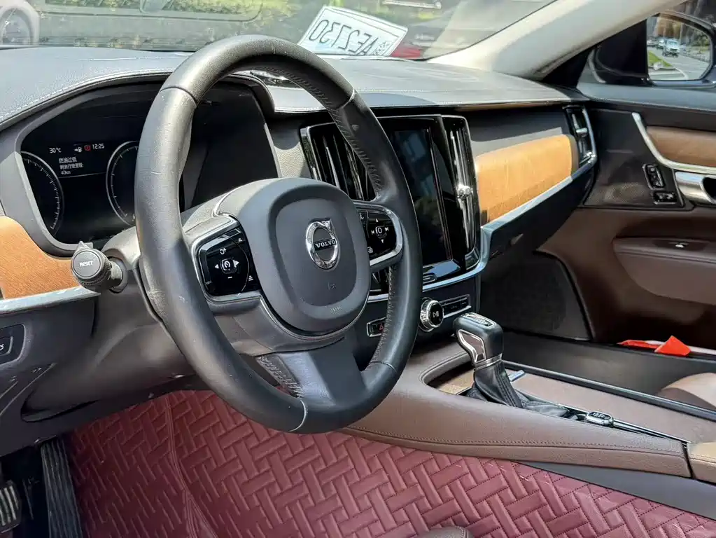Volvo S90 — миниатюра 10