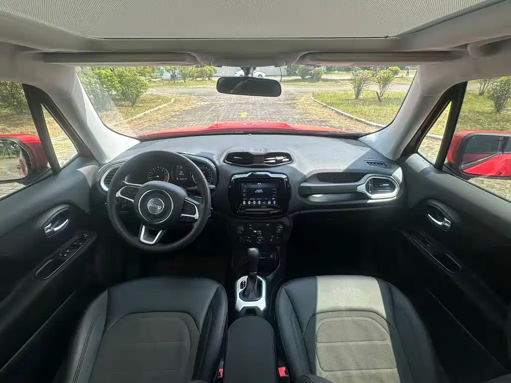 Jeep Renegade — миниатюра 5