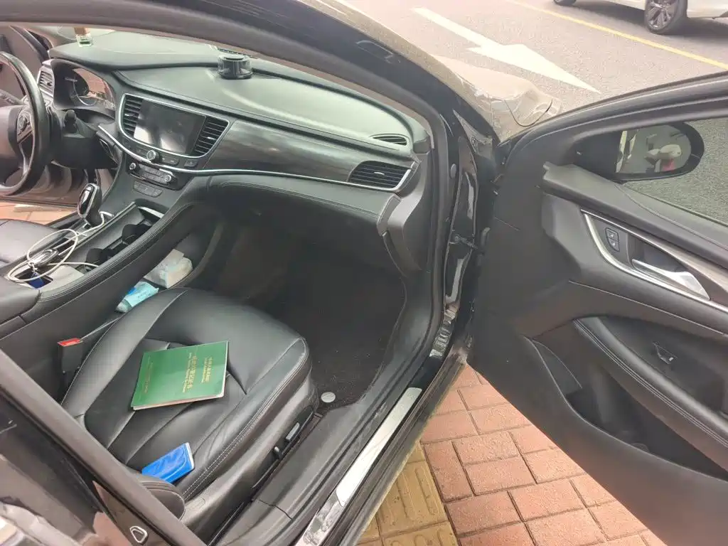 Buick LaCrosse — миниатюра 3