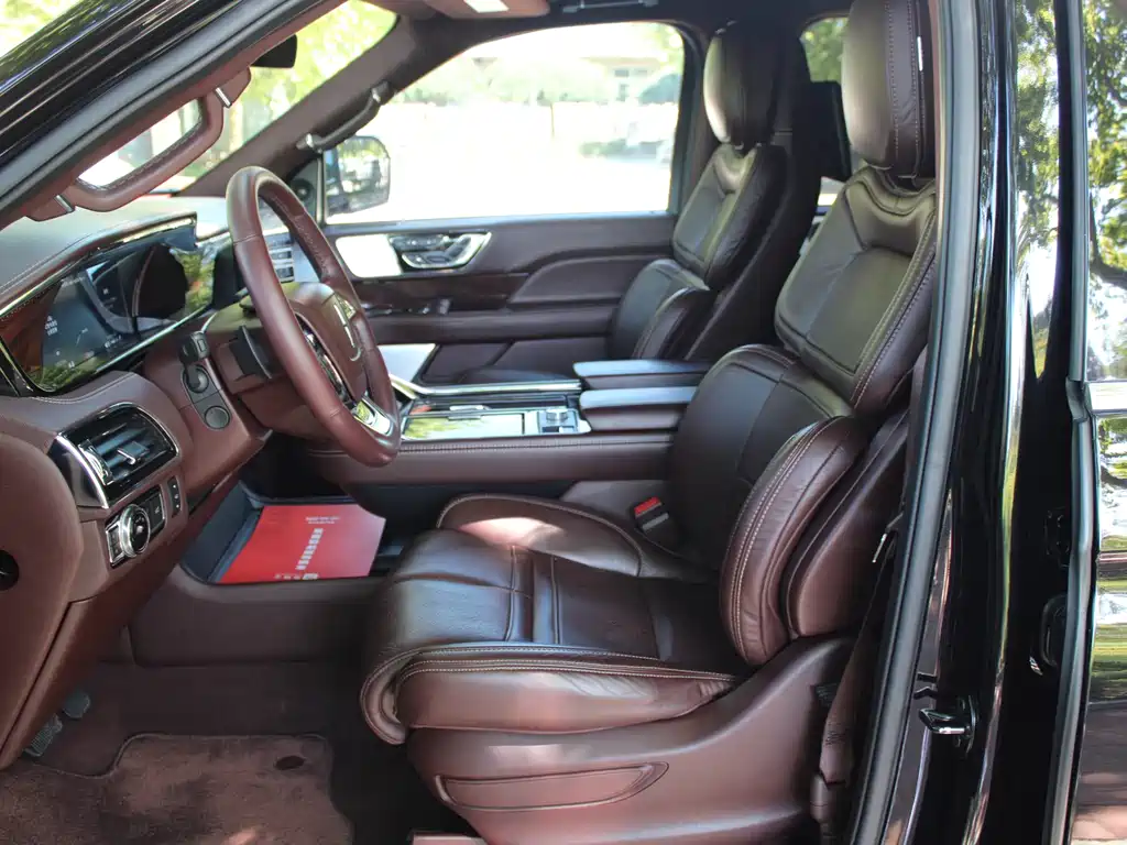 Lincoln Navigator — миниатюра 25
