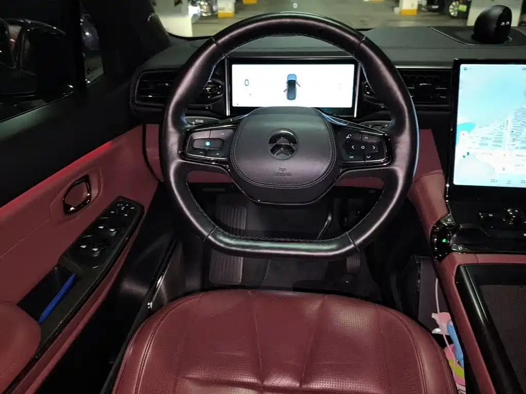 NIO ES8 2022 100kWh мест