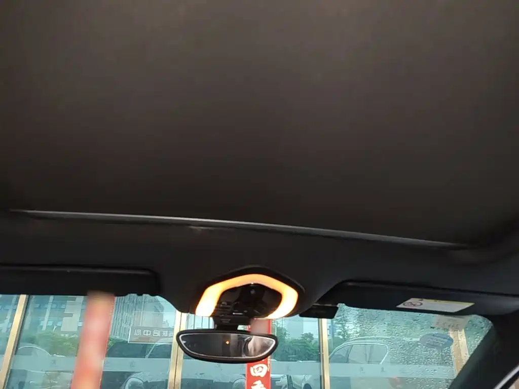 Porsche Macan — миниатюра 18