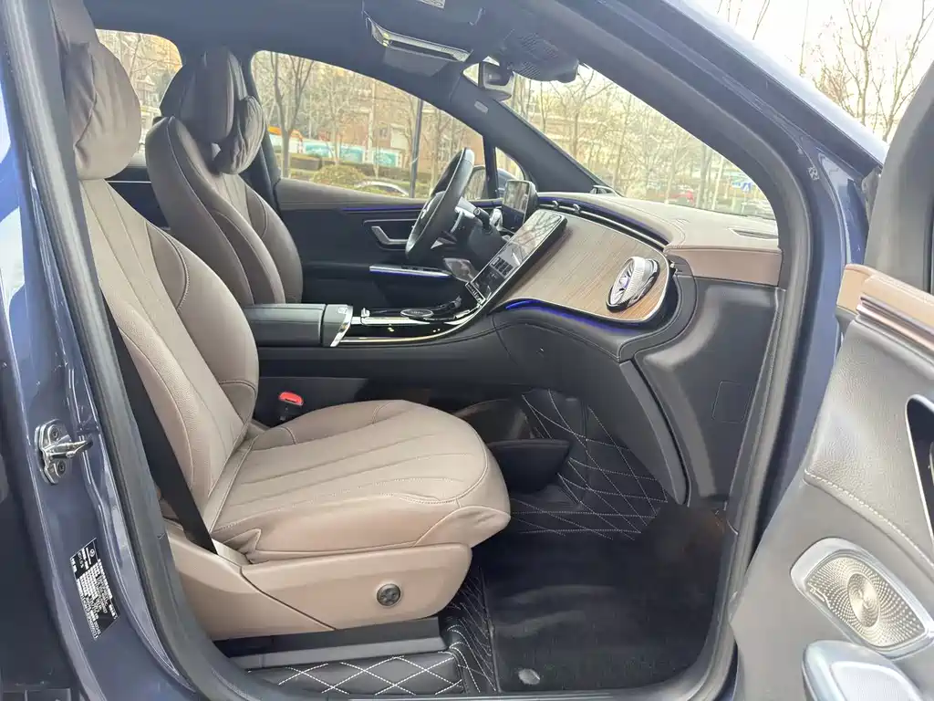 MERCEDES-BENZ EQE SUV