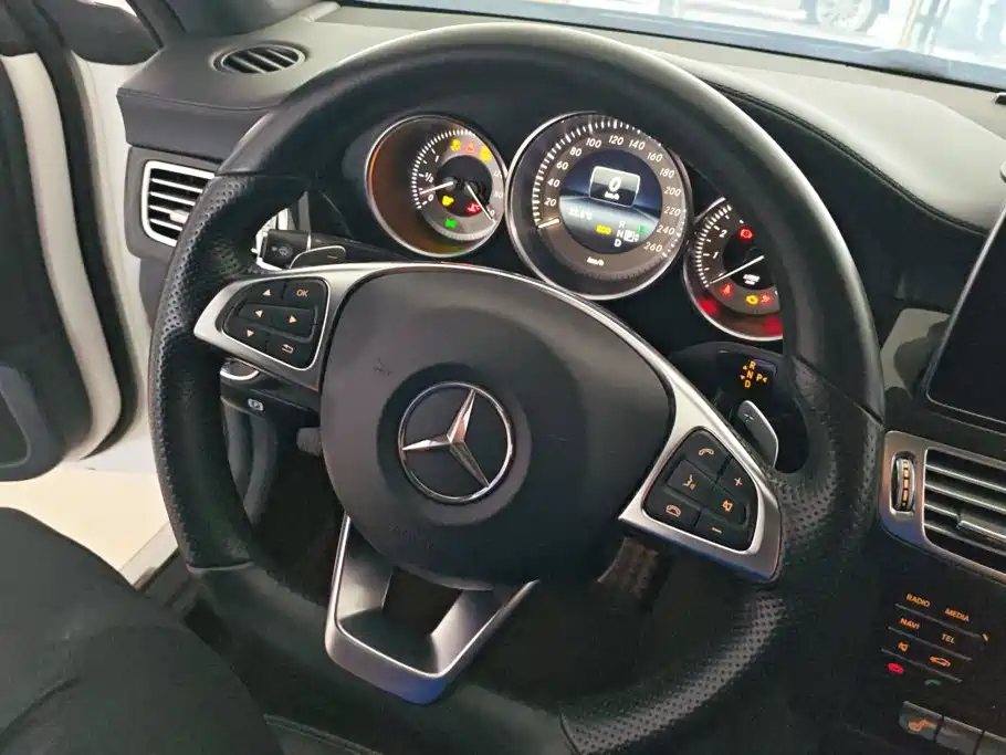 Mercedes-Benz CLS — миниатюра 15