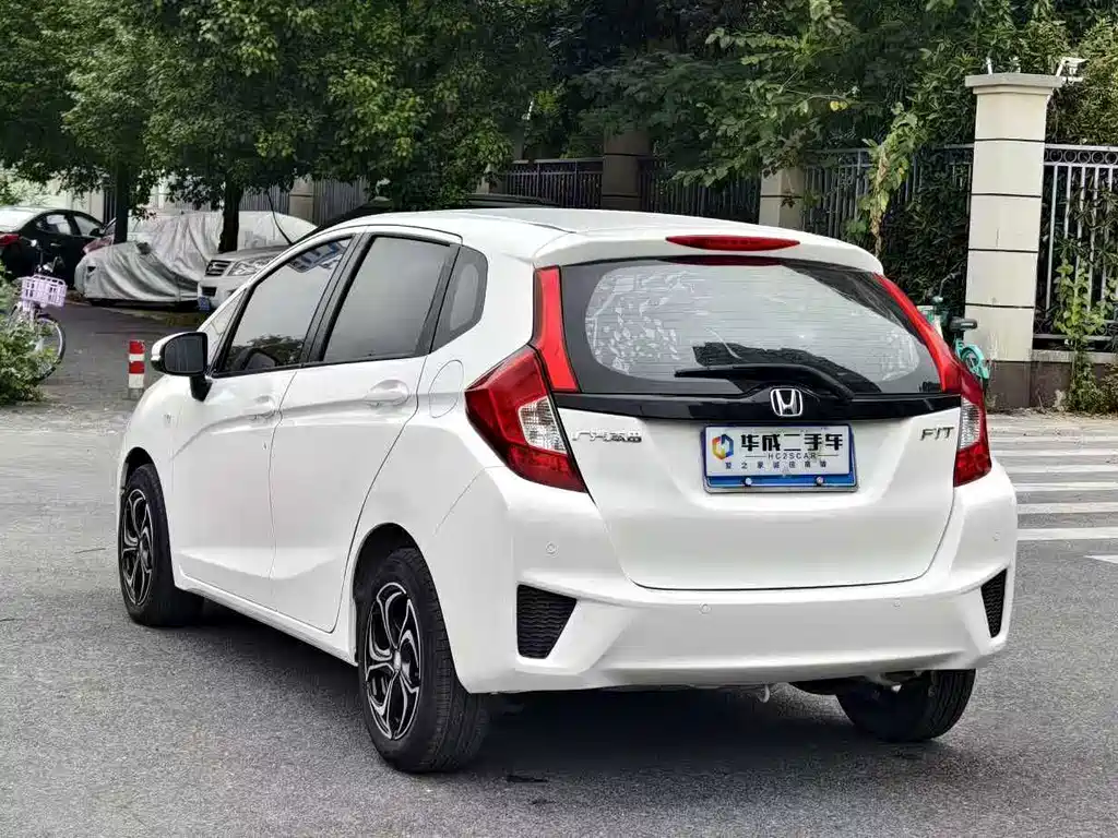 Honda Fit — миниатюра 6