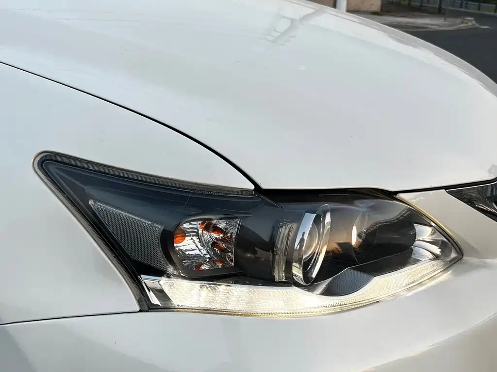 Lexus CT — миниатюра 8