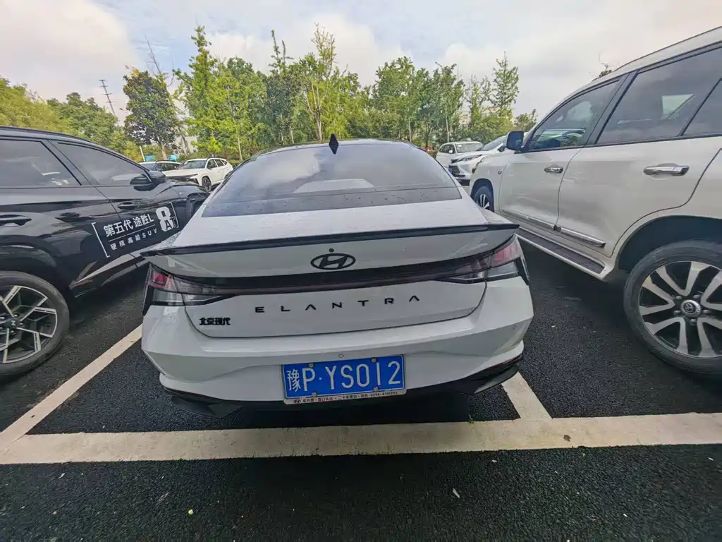 Hyundai Elantra — миниатюра 4