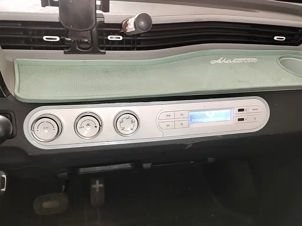 Wuling MINIEV — миниатюра 13