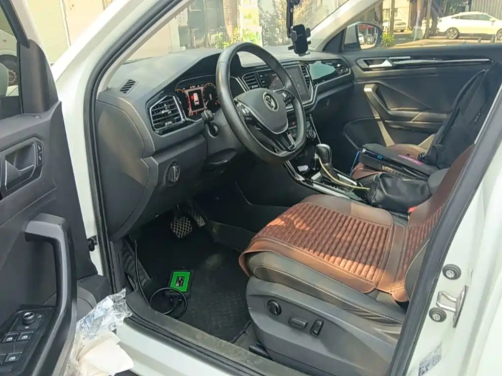 Volkswagen T-Roc — миниатюра 16