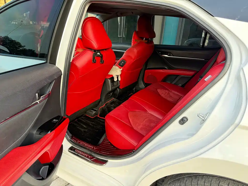 Toyota Camry — миниатюра 6