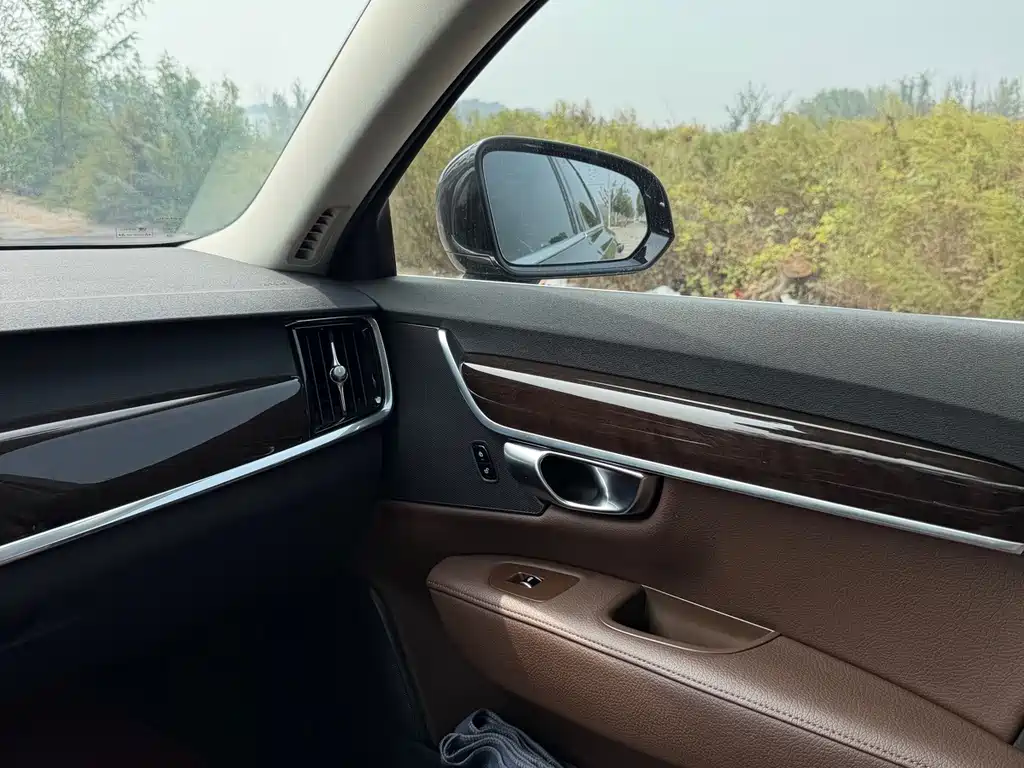 Volvo S90 — миниатюра 16