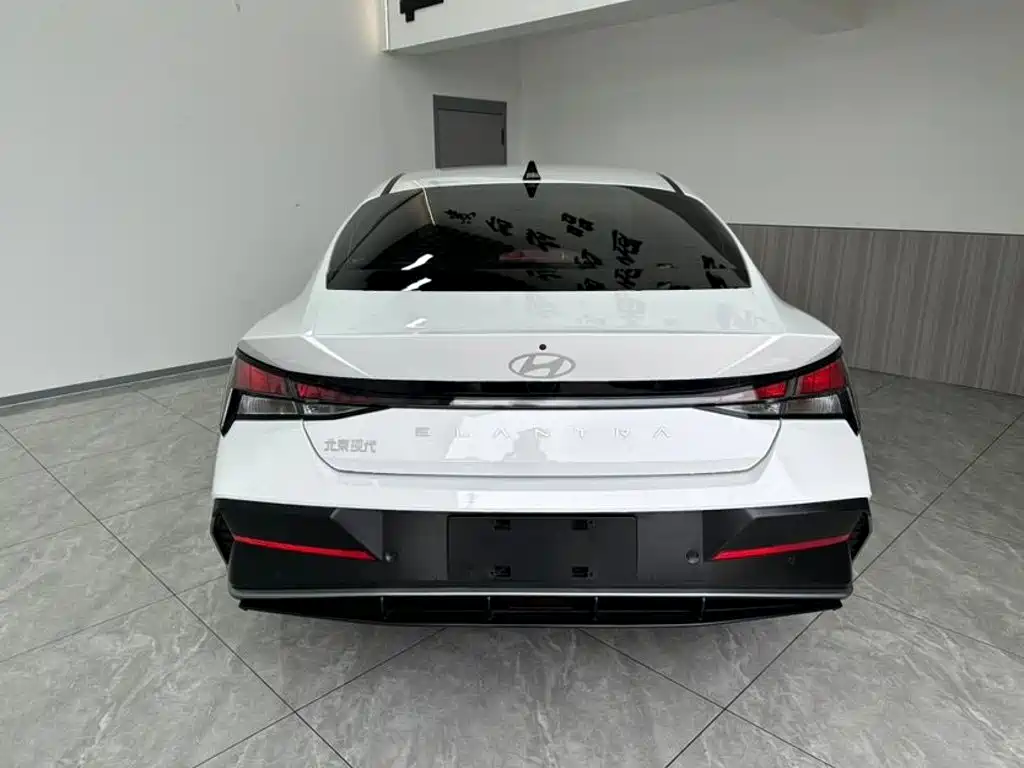 Hyundai Elantra — миниатюра 5
