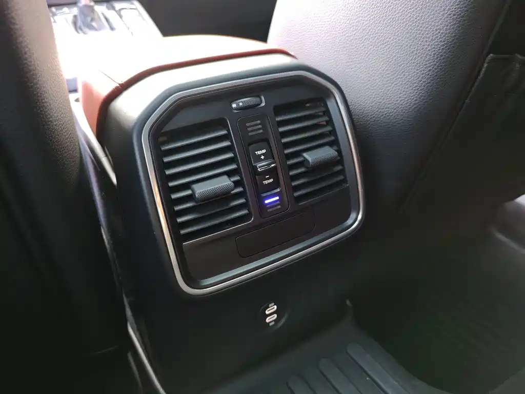 Porsche Macan — миниатюра 23