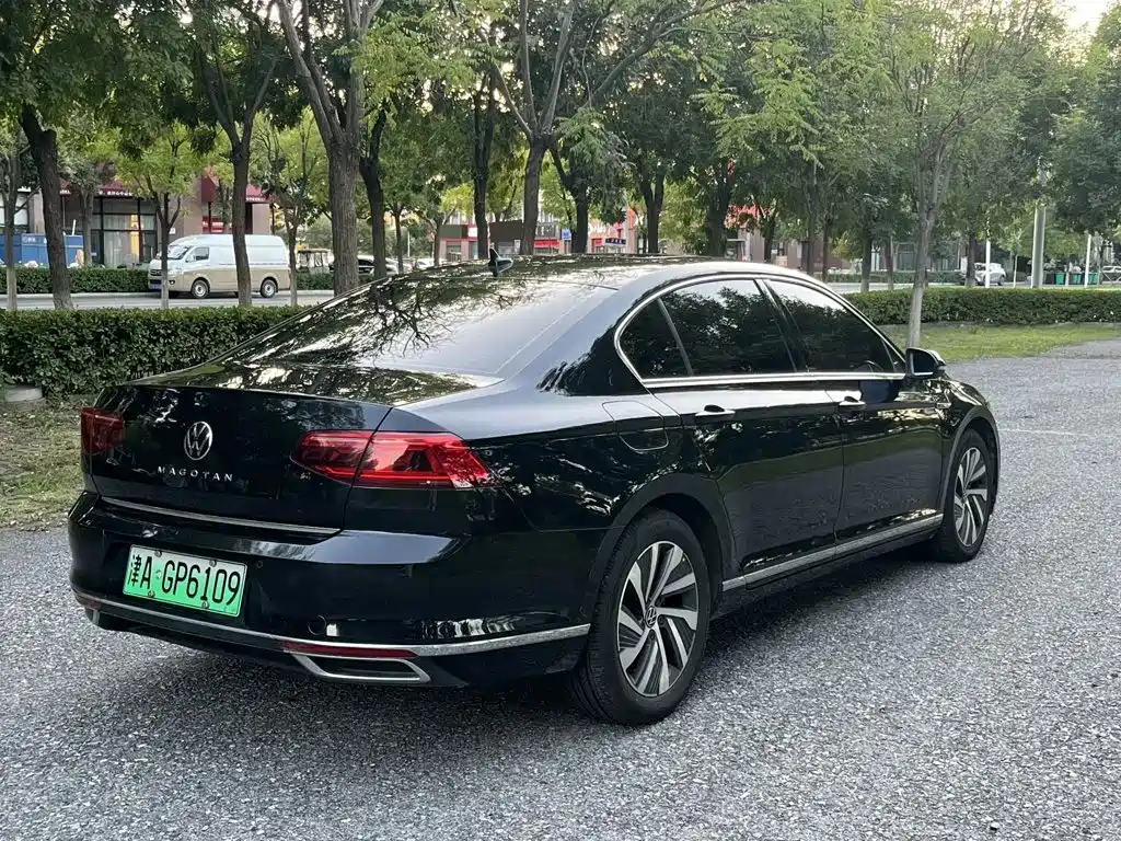 Volkswagen Magotan PHEV — миниатюра 3