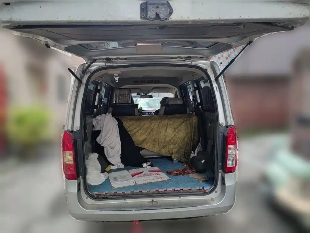 Wuling Rongguang V — миниатюра 10