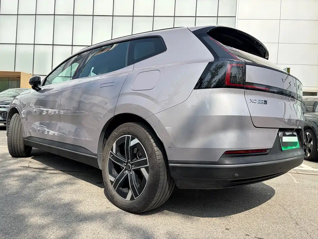 Volvo XC70 PHEV — миниатюра 5