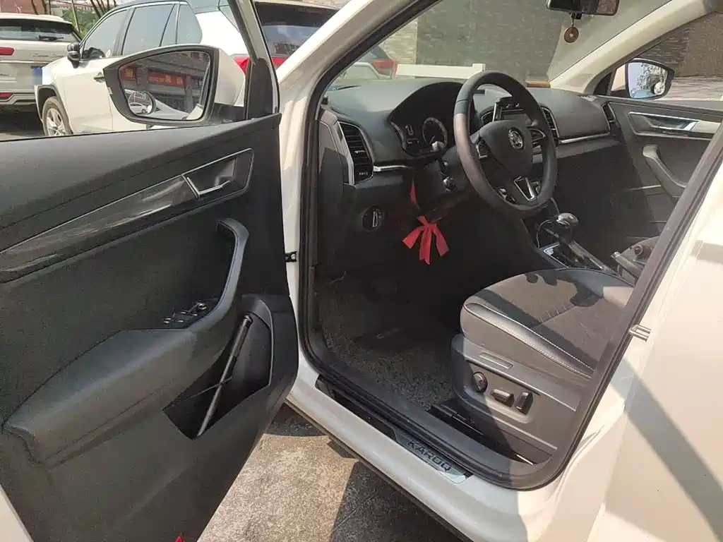 Skoda Karoq — миниатюра 12