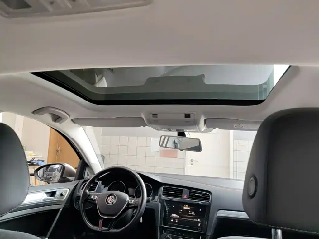 Volkswagen Golf — миниатюра 18
