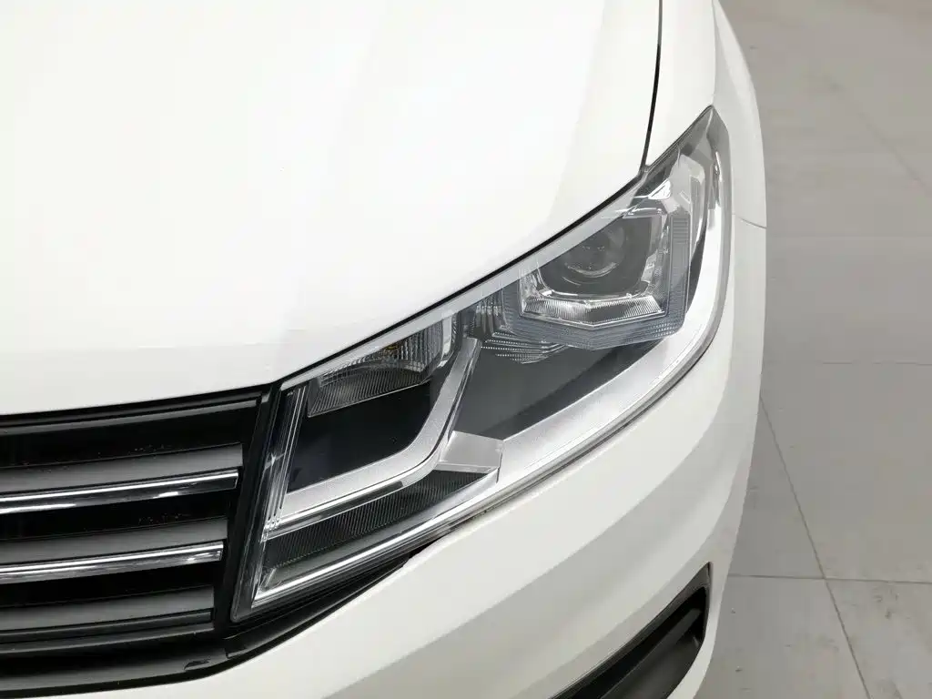 Volkswagen Santana — миниатюра 7