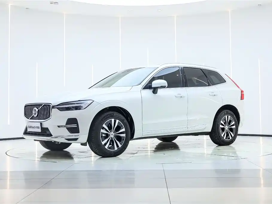 Volvo XC60 2025 B5 Luxury