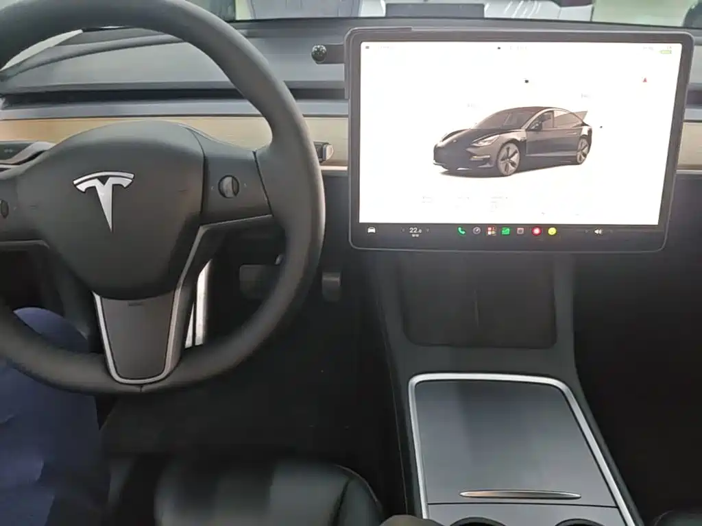 Tesla Model 3 — миниатюра 10