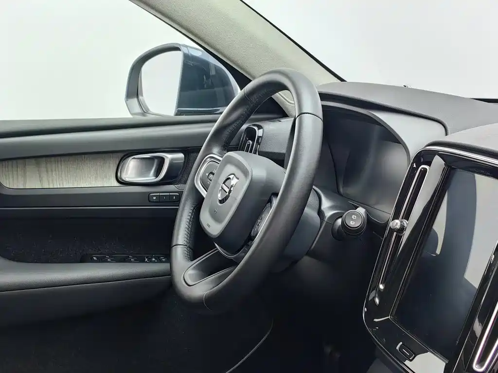 Volvo XC40 — миниатюра 22