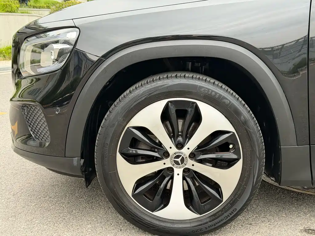 Mercedes-Benz GLB — миниатюра 16