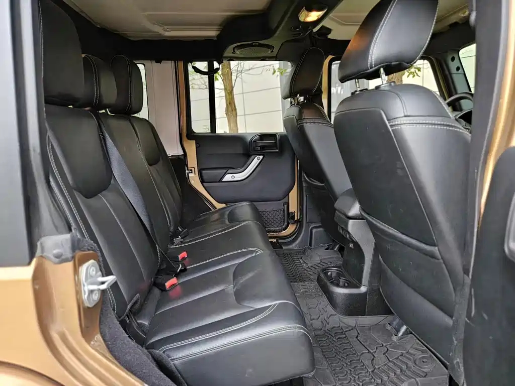 Jeep Wrangler — миниатюра 5