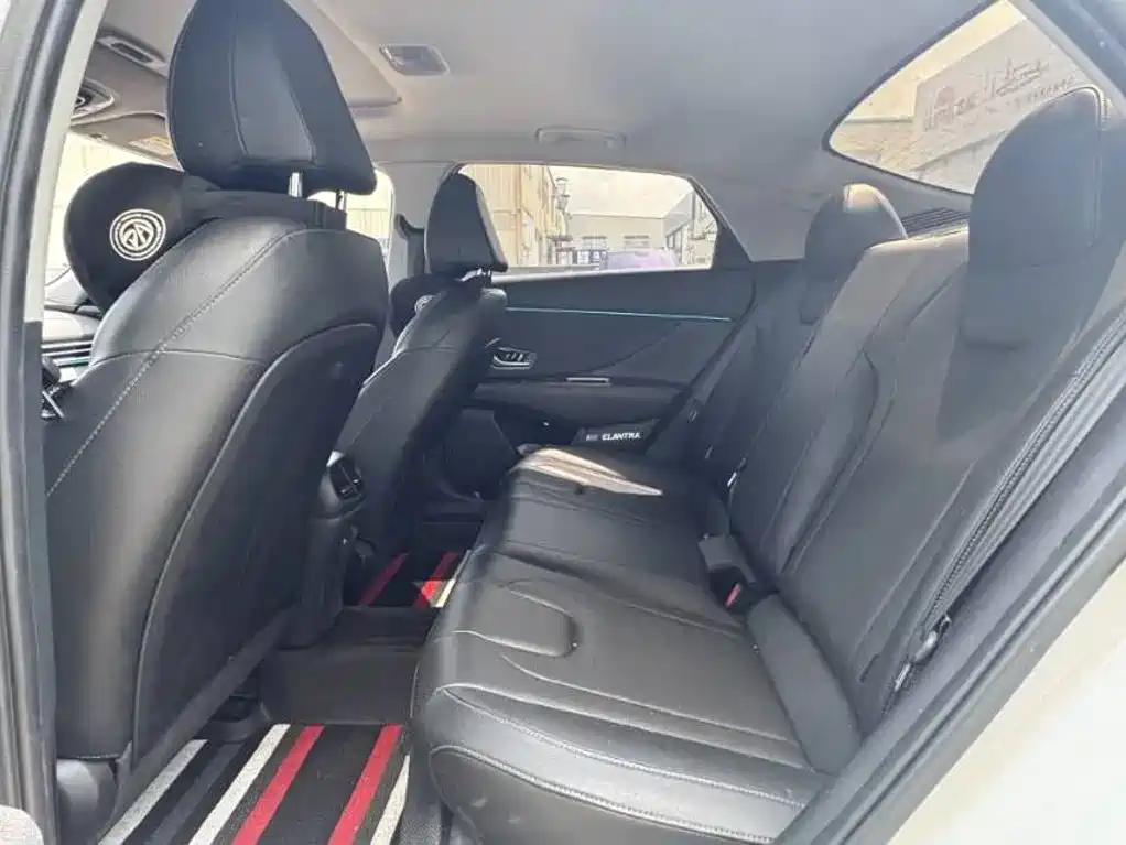 Hyundai Elantra - фото 6