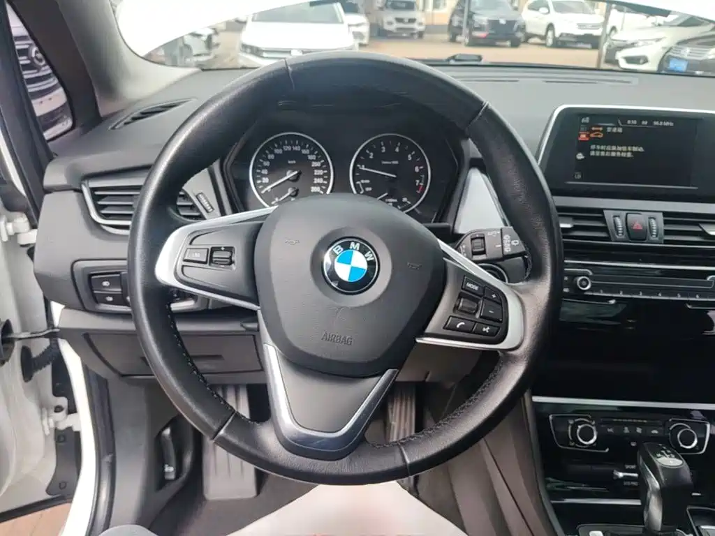BMW 2 Series Active Tourer — миниатюра 11