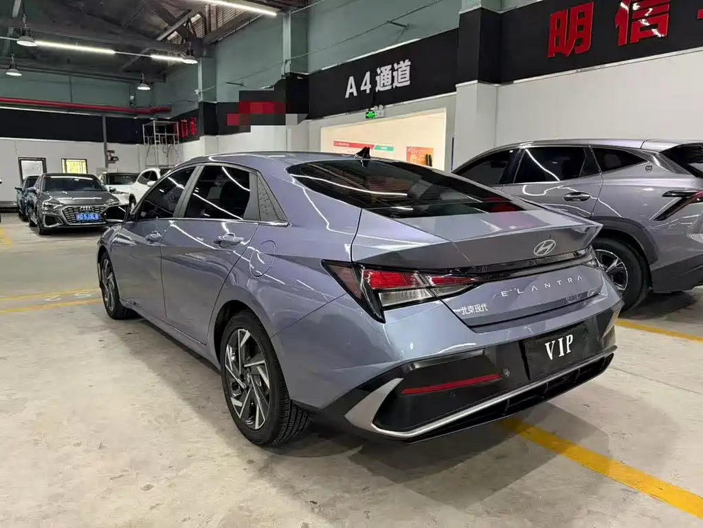 Hyundai Elantra — миниатюра 11