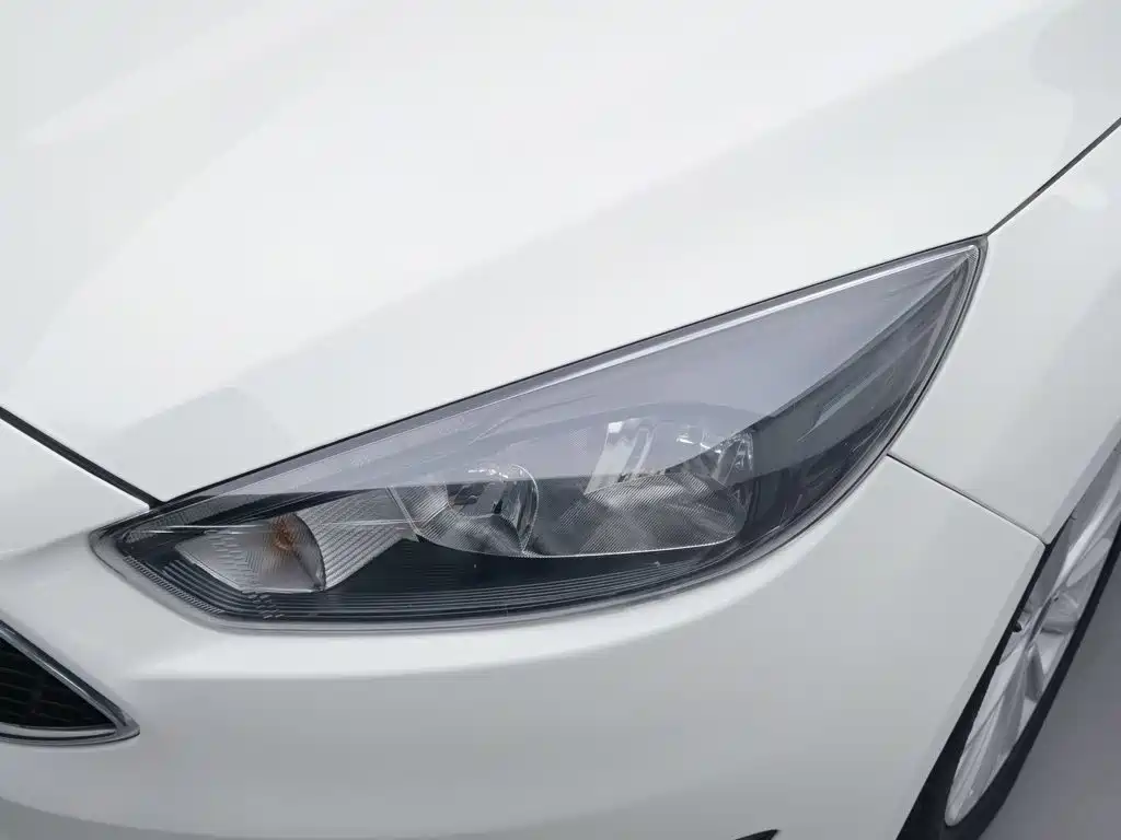 Ford Focus — миниатюра 7