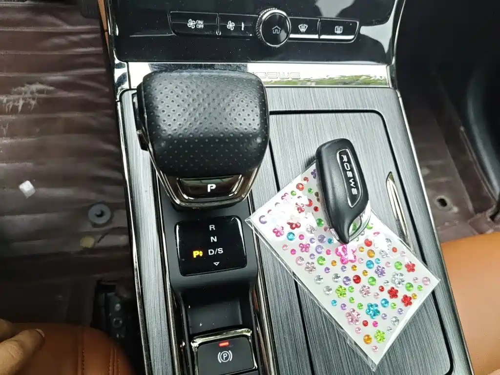 Roewe RX5 — миниатюра 15