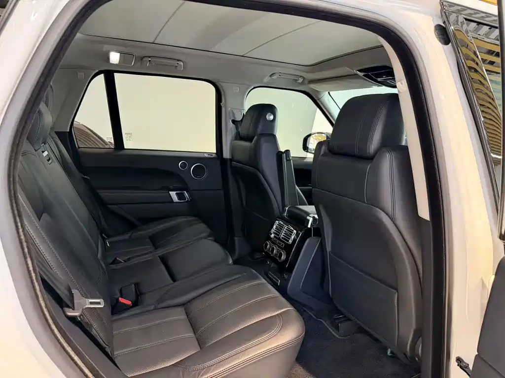 Land Rover Range Rover — миниатюра 9