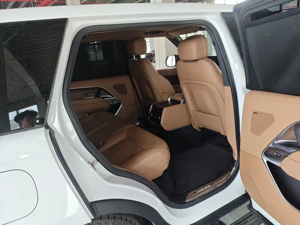 Land Rover Range Rover 2025 3.0 L6 400PS Long Wheelbase
