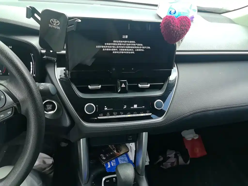 Toyota Corolla Cross — миниатюра 14