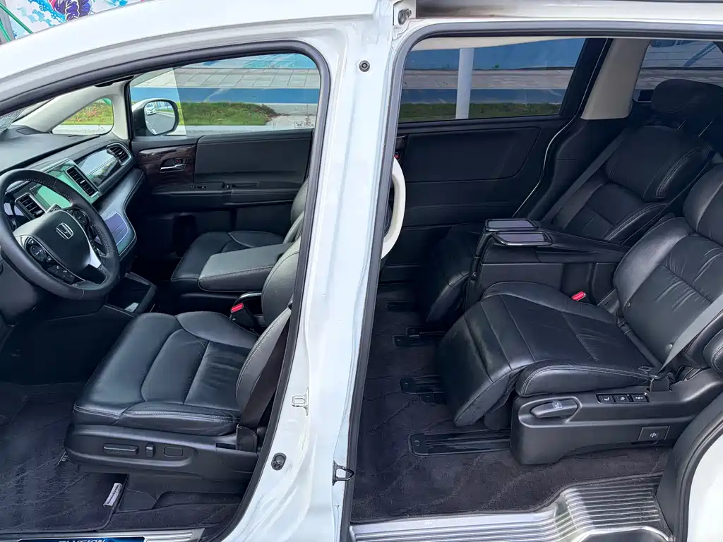 Honda Elysion — миниатюра 10