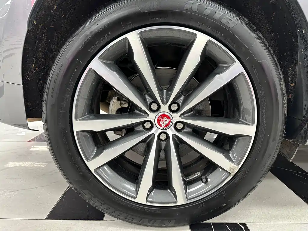 Jaguar F-PACE — миниатюра 35