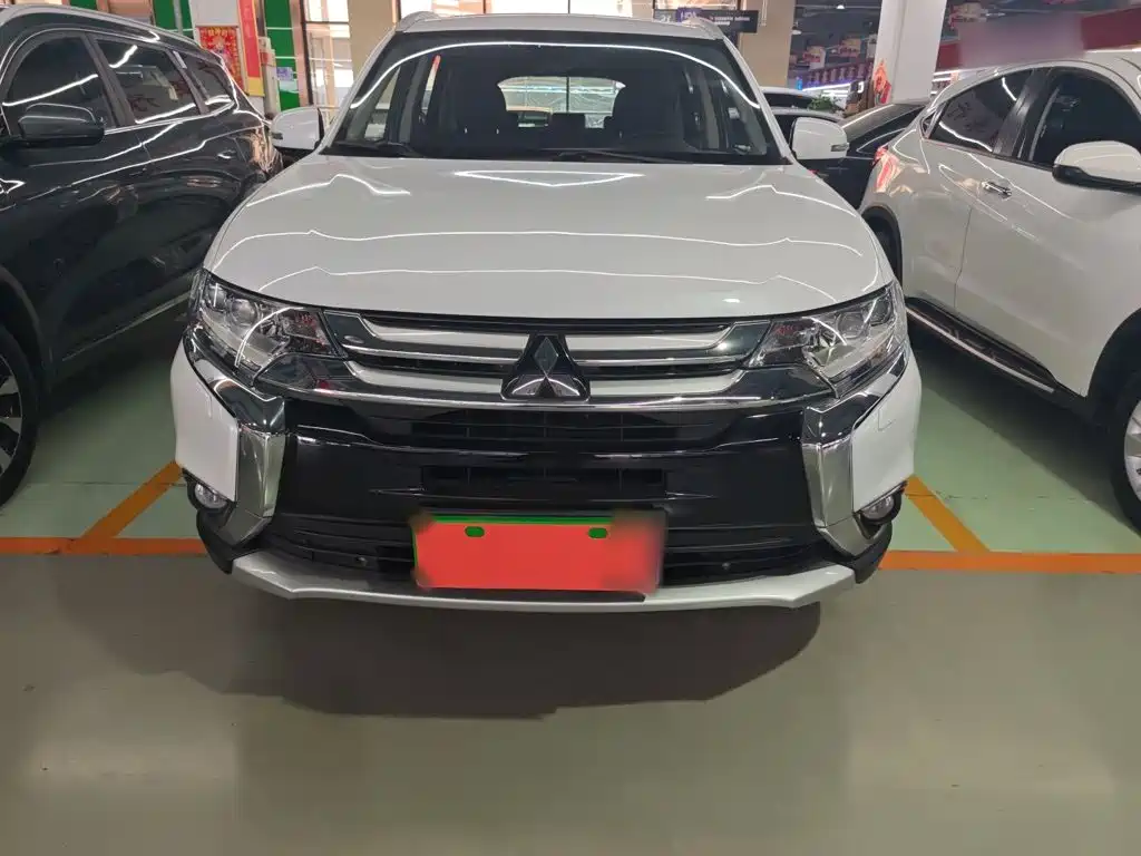 Mitsubishi Outlander — миниатюра 3