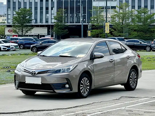 TOYOTA COROLLA 2018