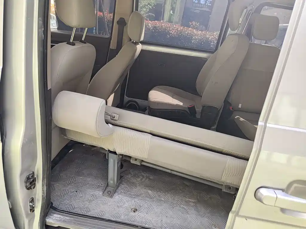 Wuling Rongguang V — миниатюра 8